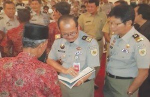 f-Deputi Bidang Pengadaan Tanah untuk Kepentingan Umum BPN Pusat Djoko Dwi Tjiptanto_kanan_ dan Kepala Kanwil BPN Provinsi Banten Drs. Syafriman_tengah