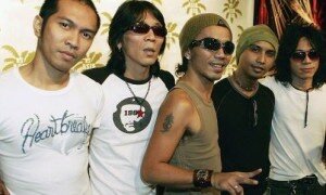 f-slank_ridho_kiri-jpnn