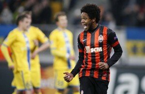 f-Luiz Adriano-istimewa