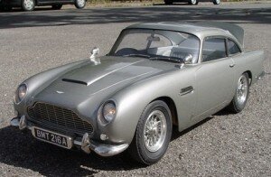 sg002-1-8_aston_martin_james_bond_diamond_cars_front02_2