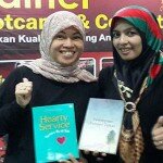 f-Rindu Ade (kiri) bersama Mayang. Rindu aktivis sosial yang menyembuhkan trauma (trauma healing) dengan menulis-ACT for Jawa Pos